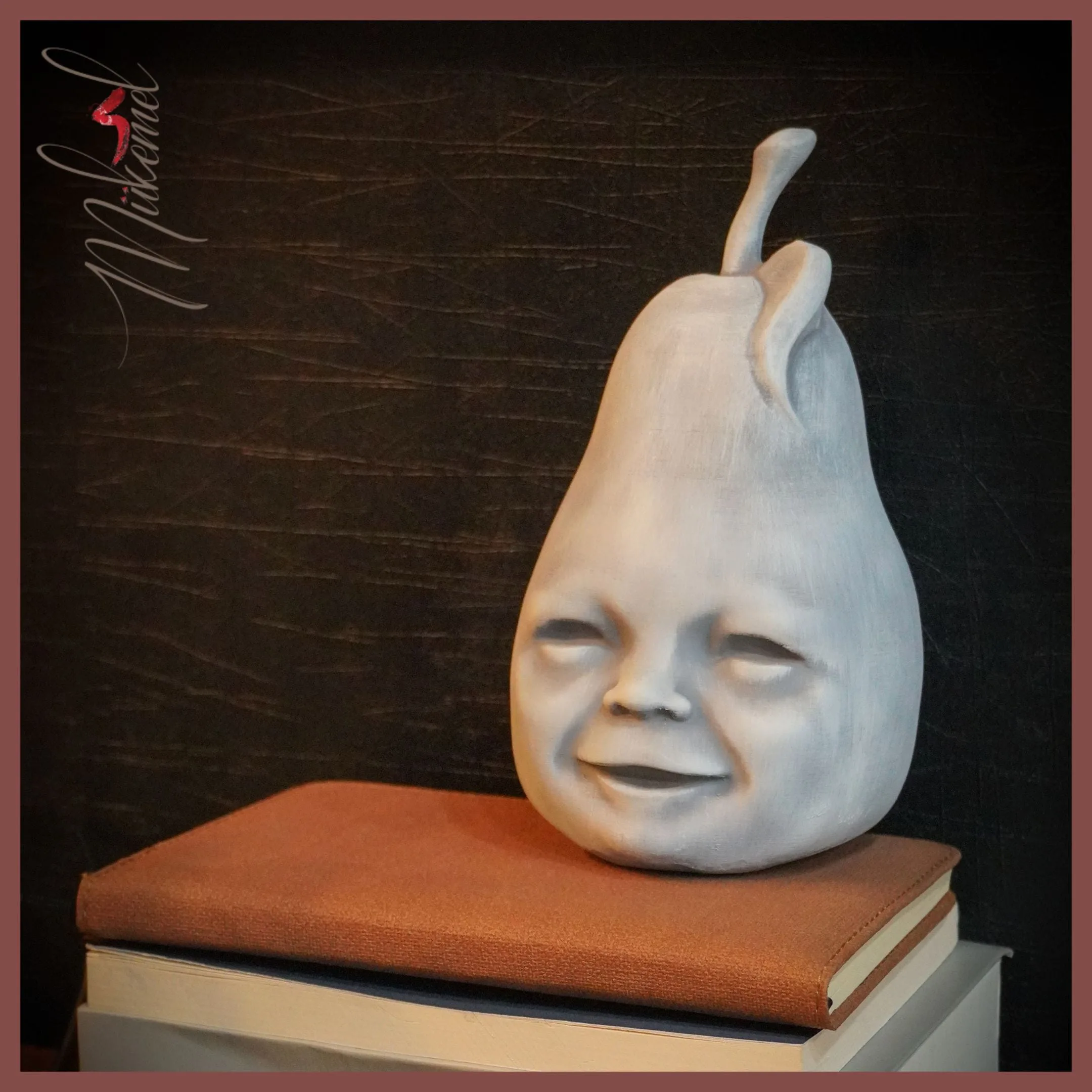 aram-face-on-pear