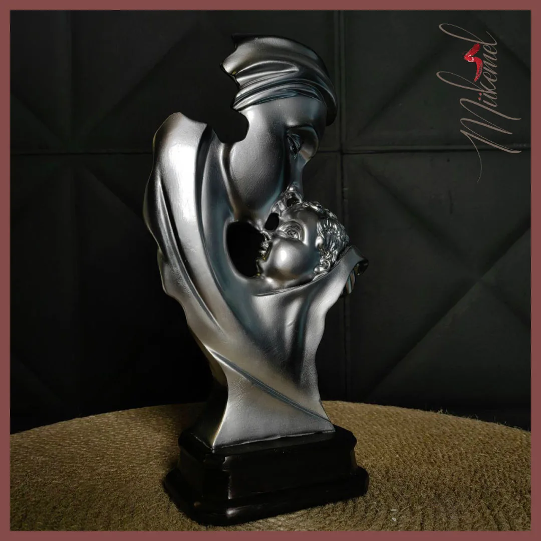 This Piece Represents the First Hour of Motherhood and How Packed it is with Different Emotions Like Love, Fear, and Excitement.